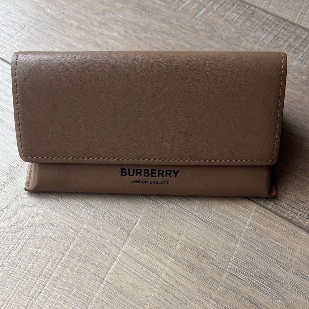 Burberry Brown Leather Glass Case
